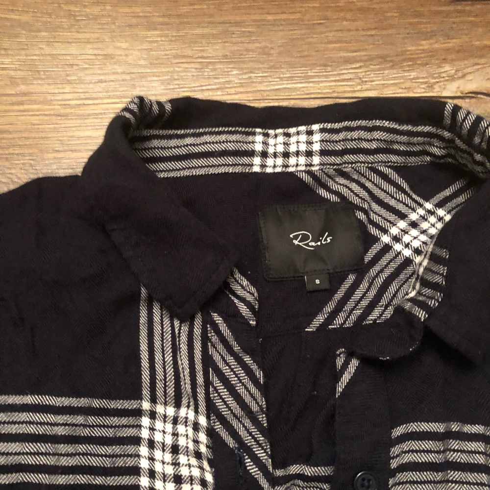 Rails Button-up - Picture 2 of 4